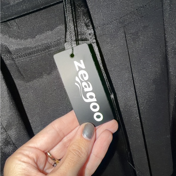 Elegant Black Satin Women's Shirt Dress - Picture 4 of 6